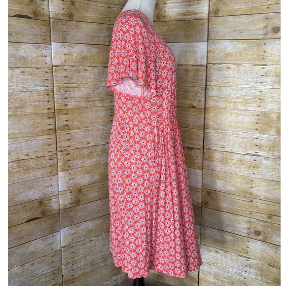 TORRID SUPER SOFT JERSEY KNIT FIT & FLARE FLORAL STRETCH FLUTTER SLEEVE DRESS 2X - Picture 2 of 3